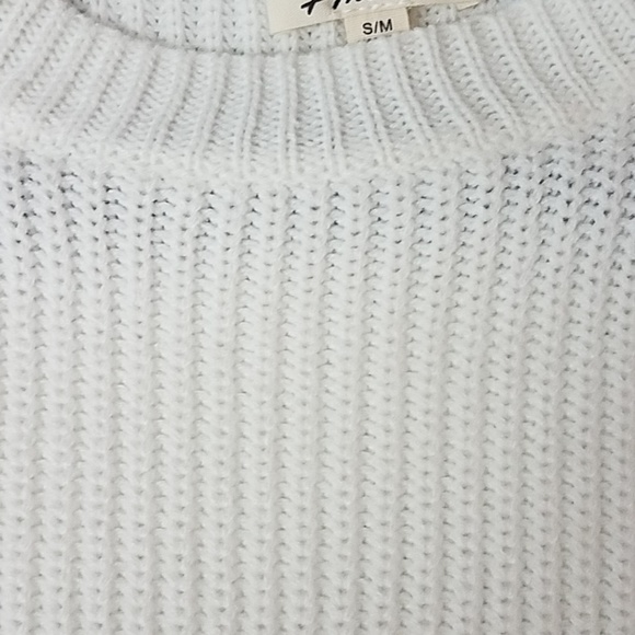 Round Neck Long Sleeves Sweater - Picture 7 of 8